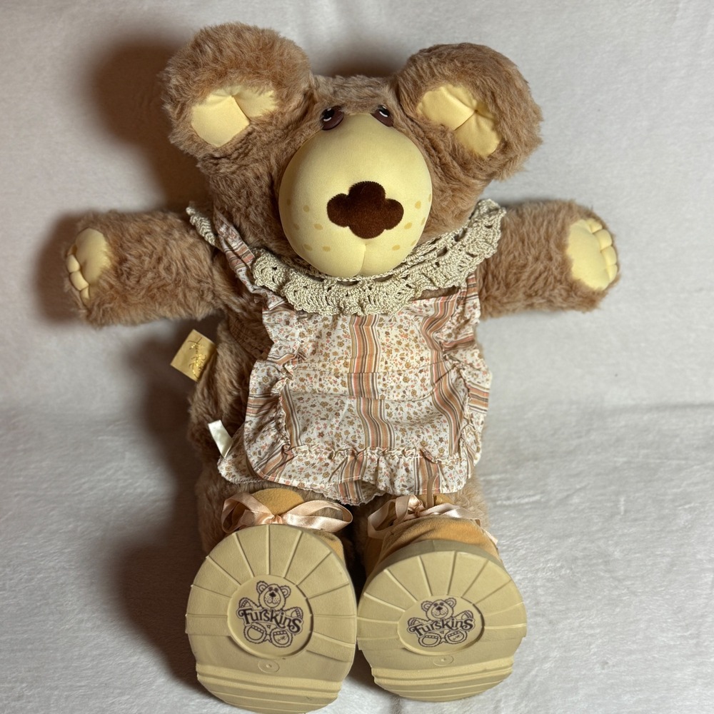 Vintage 1983-1984 Furskins Hattie Bear Fully Clothed w/ Shoes by Xavier Roberts